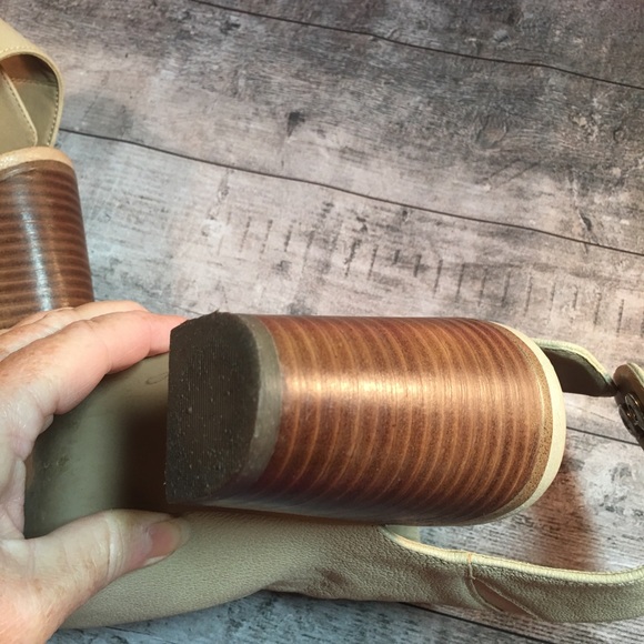 Steve Madden tan boot shoes. Size 7 1/2B. EUC - Picture 5 of 8